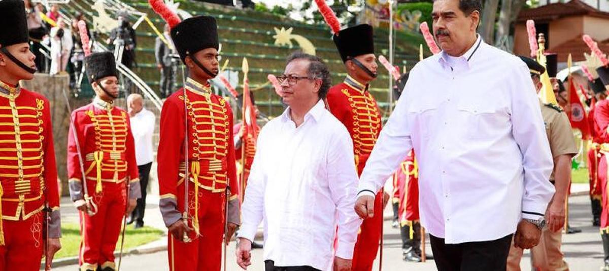 El presidente Gustavo Petro y Nicol??s Maduro.