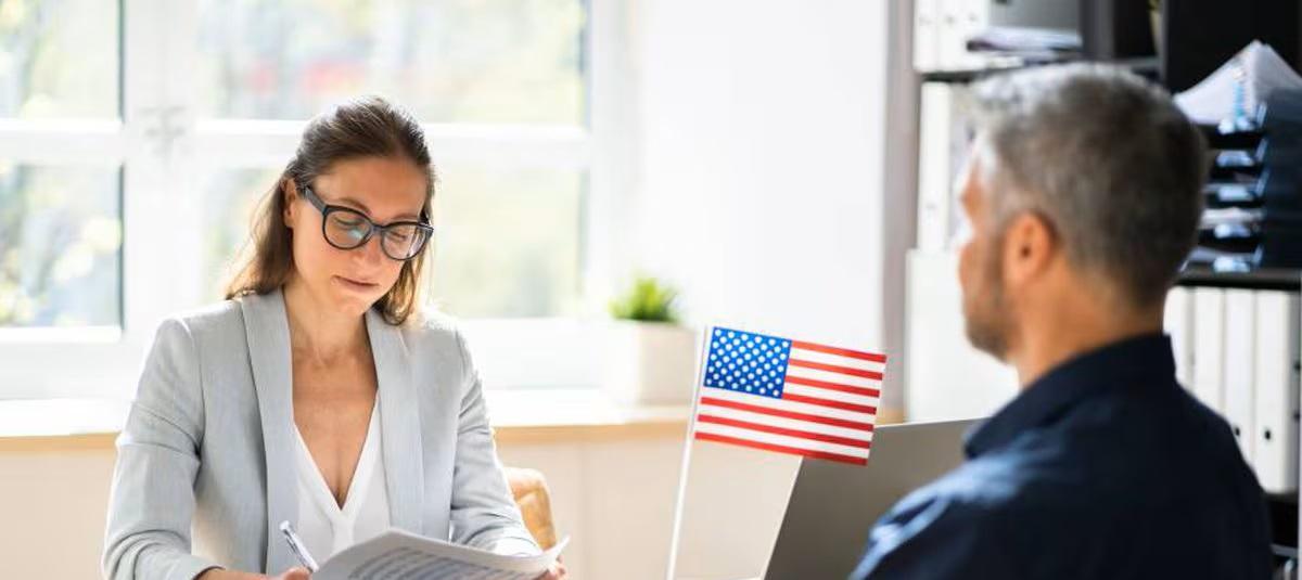 Atención, migrantes: quienes hagan esto al pedir la visa de Estados Unidos pueden ser condenados por fraude