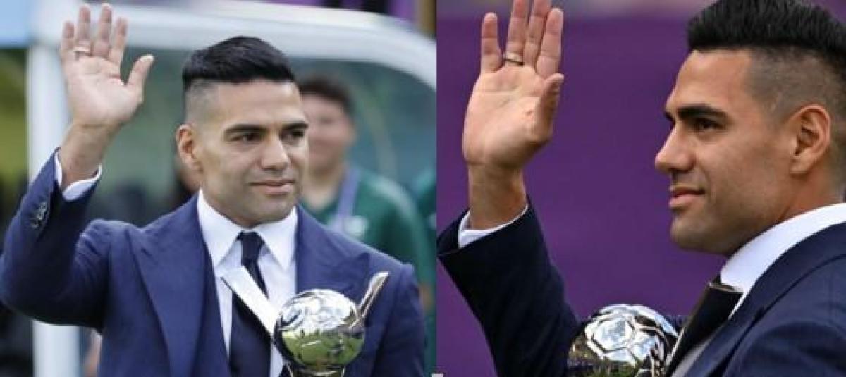 Video | Falcao García y el gesto con unos aficionados que lo esperaban ...