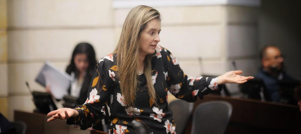Paloma Valencia denuncia que el Gobierno tiene millonaria deuda para ...
