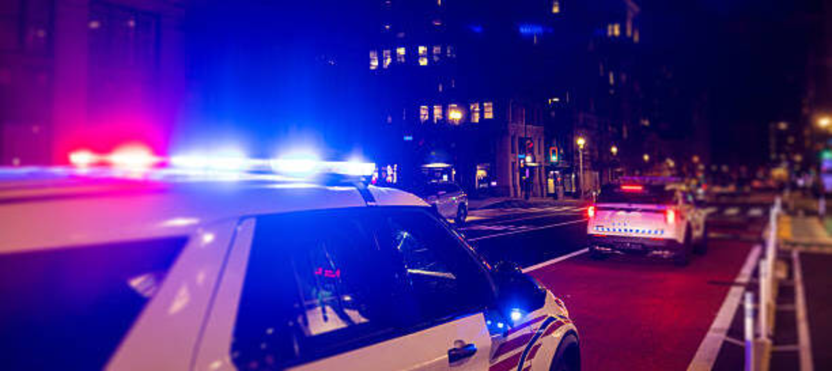 Mujer en Nueva York habría mantenido a sus dos hijos encerrados durante 9 años