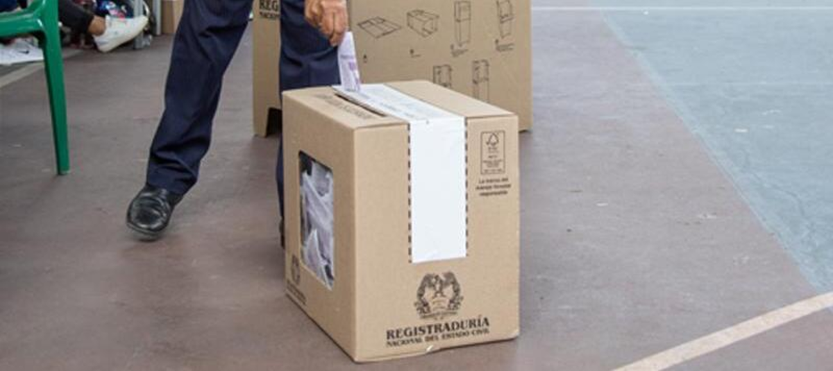Las quejas por posibles irregularidades en elecciones en el exterior:  denuncian que no entregan tarjetón de consultas y suspenden ingreso de  votantes