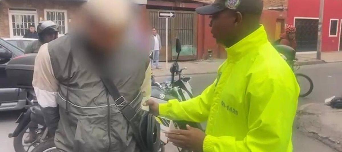 Vendedores ambulantes, taxistas y empleados de restaurantes, entre algunas de las víctimas de 'gota a gota' en Cali: ¿cuál es una salida de Alcaldía?