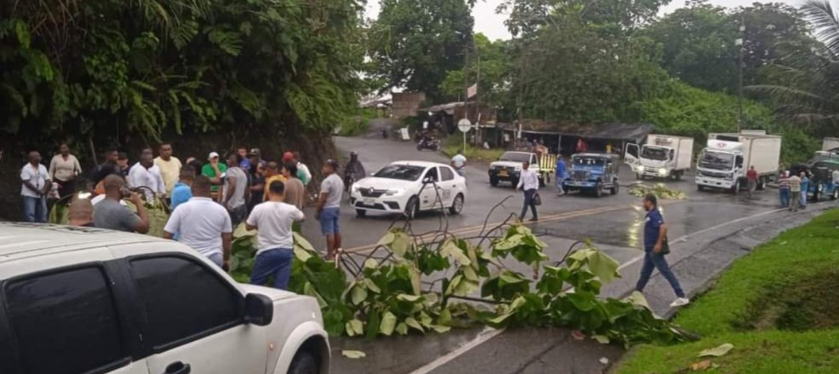 Bloqueo en la vía a Buenaventura, Valle | Comunidades señalan que podrían extender protesta; ¿qué dicen manifestantes afros, indígenas y campesinos?