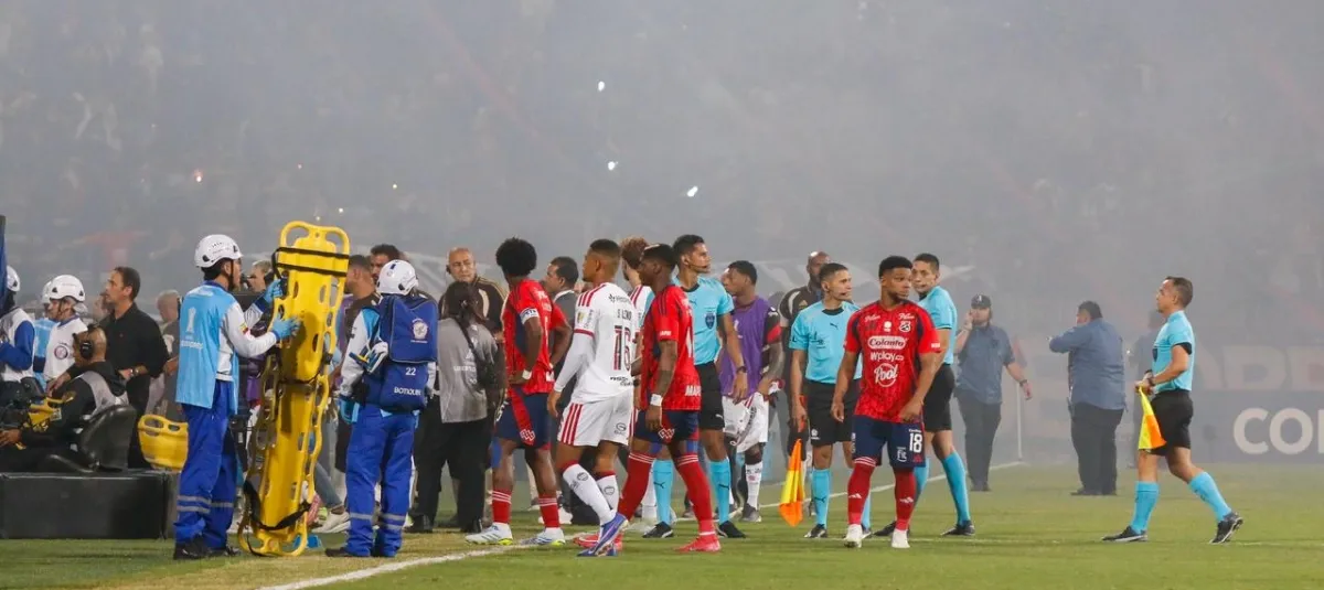 Caos en el estadio Atanasio Girardot: el partido de Medellín vs. Flamengo  se canceló por un ambiente caldeado con los hinchas (video)