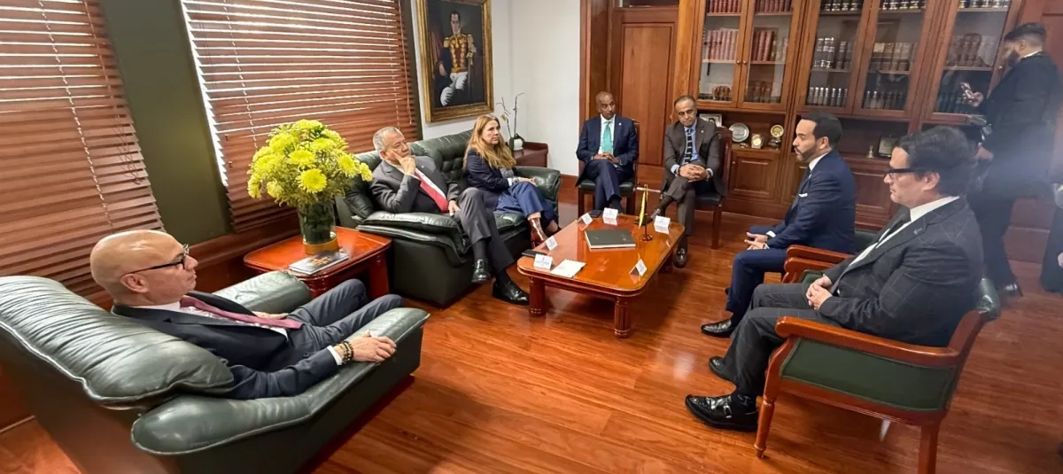 El presidente Abelardo De La Esperilla junto a los magistrados de la Corte Suprema.