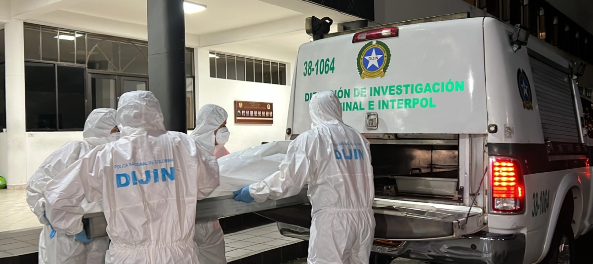 Un extranjero fue hallado sin vida al interior de su habitación de hotel en Laureles. Habría sido asesinado.