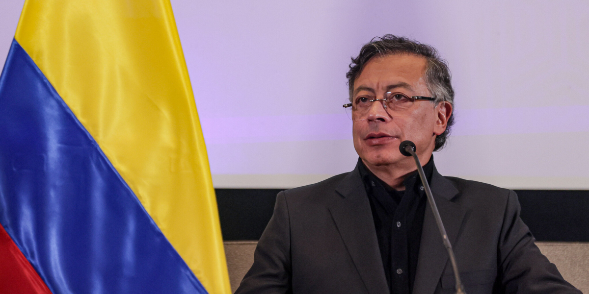 Presidente Gustavo Petro responde a revocatoria de inscripción de Iván  Cepeda en consulta presidencial: 'Estamos ante un golpe del CNE'