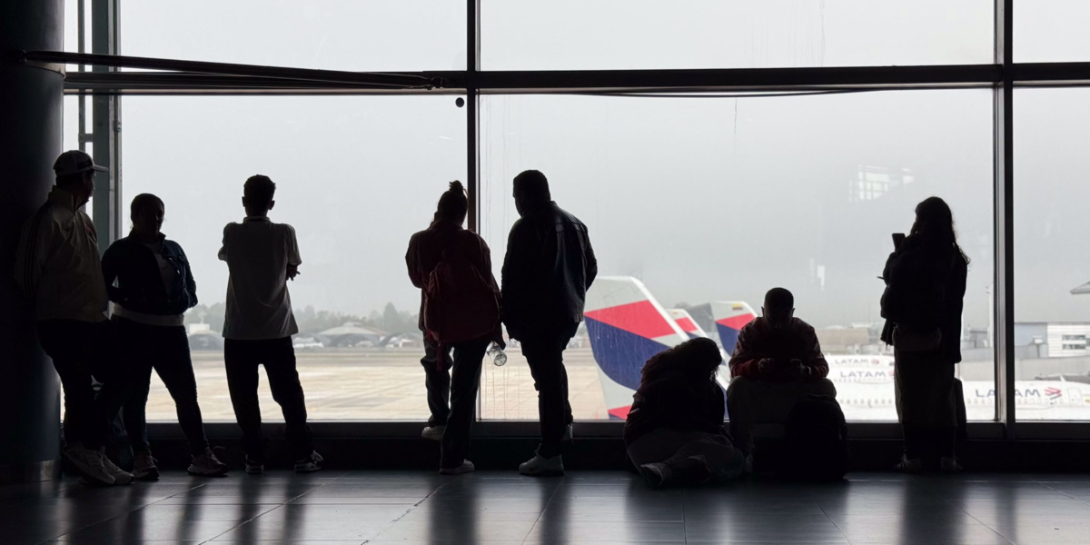 Por el cierre de la Administración, Estados Unidos anuncia que cancelará el 10 % de los vuelos en 40 aeropuertos principales a partir de este viernes