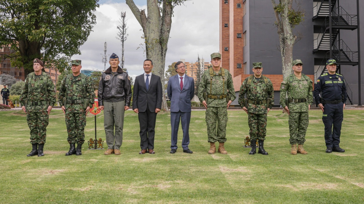 Operación Perseo': integrantes de la Fuerza Pública reciben la Orden de  Boyacá por el ingreso a El Plateado