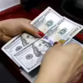 Los efectos negativos tienen su impacto directo en el importador que ahora paga muchos más pesos por cada dólar.