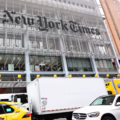 Empleados del New York Times se declararon este jueves en huelga durante 24 horas para exigir un aumento salarial.