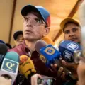 Capriles se inscribió en las primarias.