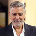 La columna de opinión escrita por el actor George Clooney fue devastadora.