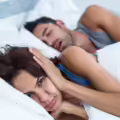 Dormir con la boca tapada con cinta no mejora el sueño, alertan expertos sobre el reto viral de TikTok