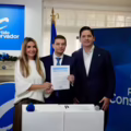 Carlos Felipe Córdoba inscribiendo su precandidatura por el Partido Conservador.