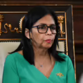Régimen de Venezuela informa que no está previsto que su jefa interina, Delcy Rodríguez, viaje fuera del país