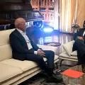 El presidente del Parlamento venezolano, Jorge Rodríguez (izq.), se reúne con la exdiputada opositora Dinorah Figuera en la Asamblea Nacional de Caracas el 18 de junio de 2026