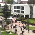 Mientras caen los aspirantes a la Universidad Nacional, se dispara la matrícula en Unad y Sena: ¿Prefieren los jóvenes carreras virtuales y técnicas?