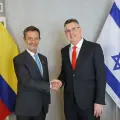 El ministro de Relaciones Exteriores de Colombia, Omar Bula, junto al canciller de Israel, Gideon Sa’ar.