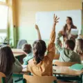Colombia, el país de la Ocde donde los estudiantes más usan IA para hacer tareas escolares: ¿Cómo impacta esto en los aprendizajes?