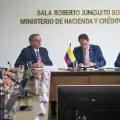 Visita a Colombia de Nigel Clarke, subdirector gerente del FMI, quien se reunió con el vicepresidente de la República, José Manuel Restrepo, y el ministro de Hacienda, Miguel Gómez.