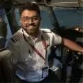 Piloto apuñalado por compañero en intento de secuestro de vuelo de FlyDubai a Israel relató instantes críticos tras ataque.