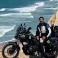 Latino recorre África en moto