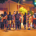 Hombres con el rostro cubierto durante la cuarta noche de disturbios que hubo en julio en Torre Pacheco, en la provincia de Murcia