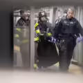 Dos niñas de 12 y 13 años murieron en el metro de Nueva York tras participar en peligroso reto viral similar a ‘subway surfing’