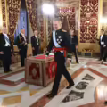 Maurizio Carlo Gelli al lado del rey Felipe VI.