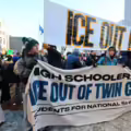 Marcha contra el Servicio de Inmigración y Control de Aduanas de Estados Unidos (ICE) en Mineápolis, Estados Unidos.