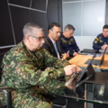 Reunión del mindefensa y la cúpula con sus homólogos de Ecuador.