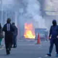 Protestas antiinmigrantes en Belfast, capital de Irlanda del Norte, tras un intento de homicidio.