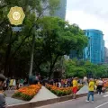 Colombianos en el Ángel de la Independencia en Ciudad de México.