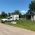 Rescatan a 16 niños que vivían confinados desde hacía años en una habitación en Ohio.