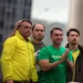 Familia Bolsonaro durante una manifestación.
