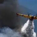 Francia combate 32 fuegos activos, con el más importante en la bahía de Arcachon
