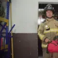 Bomberos Bogotá recomienda conservar la calma y protegerse mientras dura un sismo.