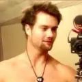 Influencer fitness habría muerto en Tailandia.