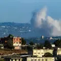 Se eleva humo tras las explosiones controladas de Israel en el sur del Líbano, el 14 de julio de 2026