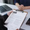 Aprenda a crear una hoja de vida atractiva para los reclutadores