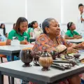 Artesanas de Bolívar y Atlántico encontraron en el trabajo con insumos naturales de desecho la ruta para sanar memorias de violencia