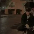 Cámaras de un Tesla grabaron el intento de robo de una llanta en Bogotá.