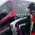 El bus atacado en la vía Panamericana.