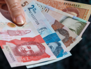 pesos colombianos