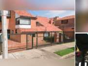 La casa del general Juan Miguel Huertas. Abajo derecha, 'Iván Mordisco' y alias Calarcá.