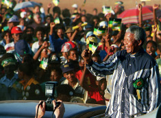 Nelson Mandela durante su campaña política en 1994, en Sudáfrica.