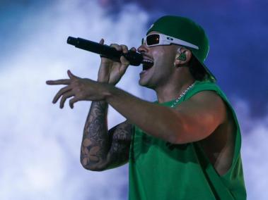 Feid durante su presentaci??n en el escenario Johnnie Walker del Festival Est??reo Picnic