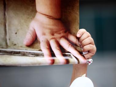 Plantón para pedir justicia por maltrato a bebé en Cali.